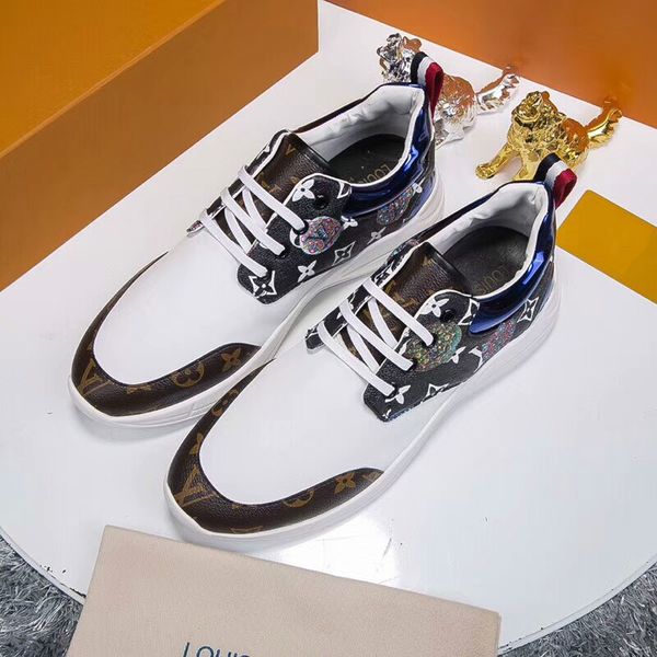 Fashion black men's shoes running shoes classic style popular casual shoes luxury brand factory direct sales
Fashion black men's shoes running shoes classic style popular casual shoes luxury brand factory direct sales
