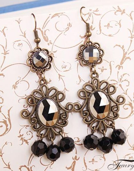 new korean version of the vintage beauty of noble earring bronze gun black crystal earrings fashion classic exquisite elegance, Silver
new korean version of the vintage beauty of noble earring bronze gun black crystal earrings fashion classic exquisite elegance, Silver