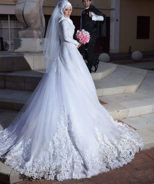 2018 Long Sleeves Muslim Wedding Dresses Lace Applique A Line Bridal Gowns Sheer Tulle Corset Vestido de noiva
2018 Long Sleeves Muslim Wedding Dresses Lace Applique A Line Bridal Gowns Sheer Tulle Corset Vestido de noiva