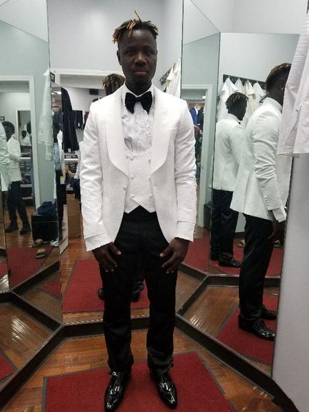 one button white groom tuxedos shawl lapel groomsmen man suits mens wedding suits (jacket+pants+vest+tie) 422, Black;gray
one button white groom tuxedos shawl lapel groomsmen man suits mens wedding suits (jacket+pants+vest+tie) 422, Black;gray