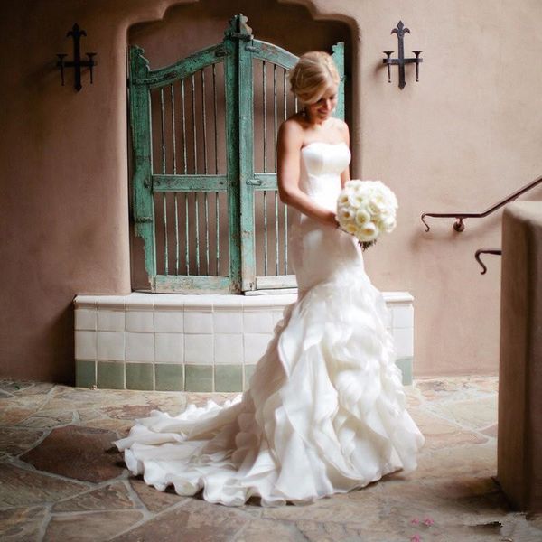 ruffles organza wedding dresses strapless mermaid sweep train tiered skirt luxury 2019 bridal gowns custom made, White
ruffles organza wedding dresses strapless mermaid sweep train tiered skirt luxury 2019 bridal gowns custom made, White