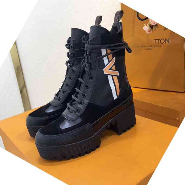 2018 brand fashion luxury designer women shoes leather and heavy-duty soles comfortable breathable leisure lady martin boots, Black
2018 brand fashion luxury designer women shoes leather and heavy-duty soles comfortable breathable leisure lady martin boots, Black
