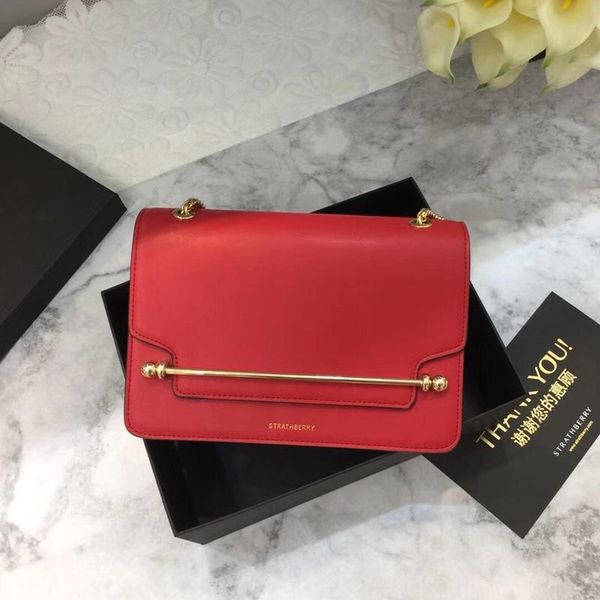 hot Female color small square bag personalized hardware chain shoulder bag Korean version of messenger bag
hot Female color small square bag personalized hardware chain shoulder bag Korean version of messenger bag