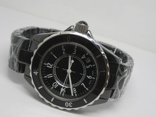 Горячие продажи новой моды женщин стиль часы кварцевые роскошные часы для женщин
Горячие продажи новой моды женщин стиль часы кварцевые роскошные часы для женщин