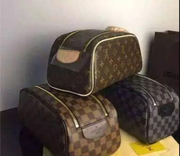 High-end quality men travelling toilet bag fashion design women large capacity cosmetic bags makeup toiletry bag Pouch
High-end quality men travelling toilet bag fashion design women large capacity cosmetic bags makeup toiletry bag Pouch