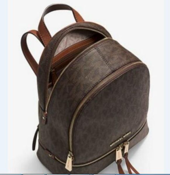 Free Shipping 2018 Hot New Arrival Fashion Women School Bags Hot Punk Style Men Backpack Designer Backpack PU Leather Lady Bags 01
Free Shipping 2018 Hot New Arrival Fashion Women School Bags Hot Punk Style Men Backpack Designer Backpack PU Leather Lady Bags 01