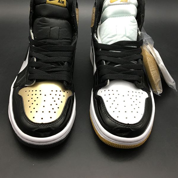 Air 1 High OG NRG Топ 3 861428-001 1s I Черное золото Toe Женщины Мужчины Баскетбол Спортивная обу
Air 1 High OG NRG Топ 3 861428-001 1s I Черное золото Toe Женщины Мужчины Баскетбол Спортивная обу