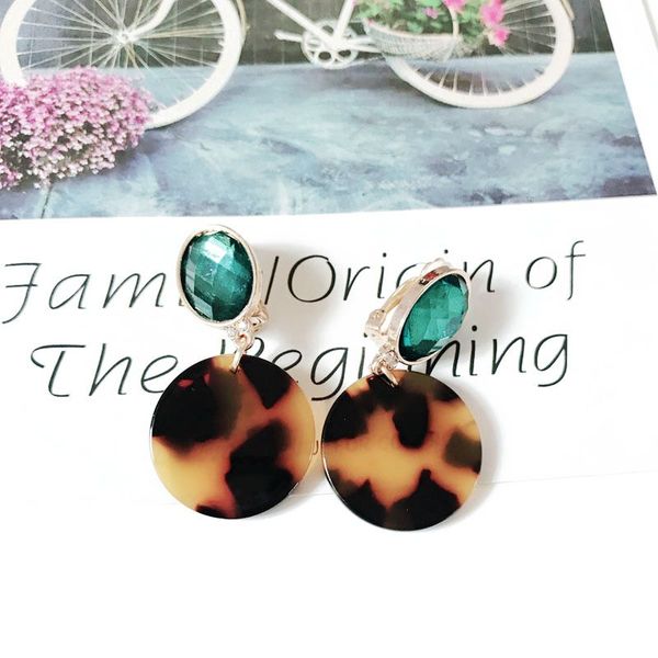 round brown resin tortoise leopard print green resin simple fashion clip earring, Silver
round brown resin tortoise leopard print green resin simple fashion clip earring, Silver