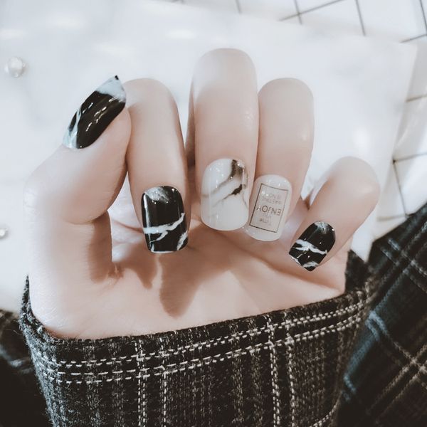 fashion nude fake nails white marble short press on nails shiny perfect for daily wear with glue sticker #, Red;gold
fashion nude fake nails white marble short press on nails shiny perfect for daily wear with glue sticker #, Red;gold