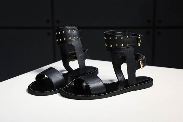 new european style luxury classic men and women sandals shoes vamp solid metal belt buckle comfort letter decoration size 35---46, Black
new european style luxury classic men and women sandals shoes vamp solid metal belt buckle comfort letter decoration size 35---46, Black