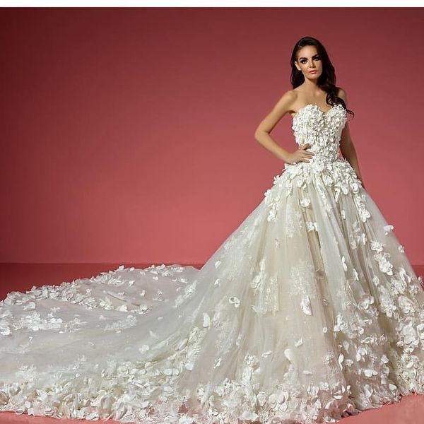 luxury 3d appliqued lace ball gown wedding dresses sweetheart neck tulle bridal gowns cathedral plus size vestido de novia, White
luxury 3d appliqued lace ball gown wedding dresses sweetheart neck tulle bridal gowns cathedral plus size vestido de novia, White