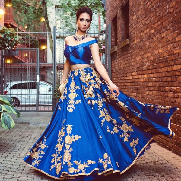 two pieces long prom drsses v-neck sleeveless luxuxry gold embroidery appliques formal party gown charming middle-east satin evening dress, Black
two pieces long prom drsses v-neck sleeveless luxuxry gold embroidery appliques formal party gown charming middle-east satin evening dress, Black