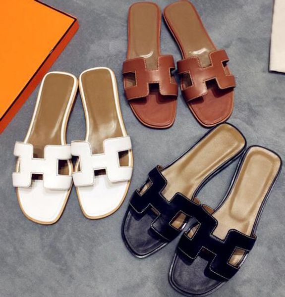 The women's sandals designer designed luxurious slippers, made of genuine leather, and stylish summer flip-flops of 35-42 yards
The women's sandals designer designed luxurious slippers, made of genuine leather, and stylish summer flip-flops of 35-42 yards