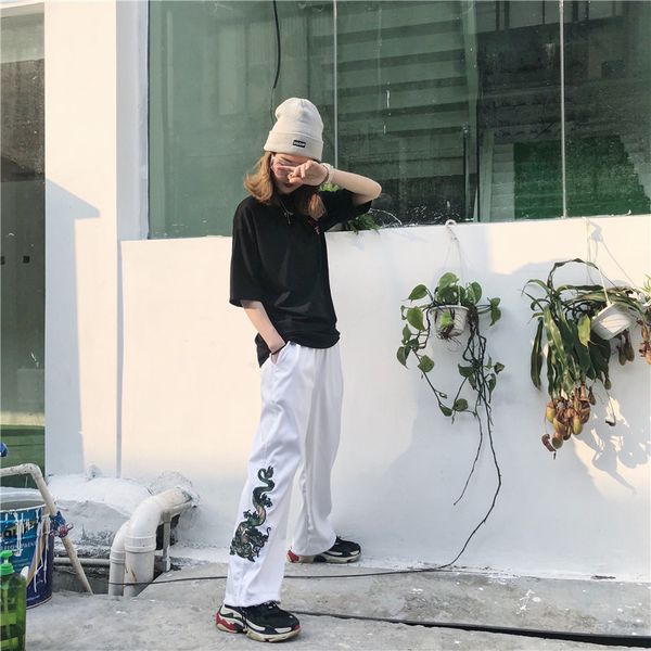 elastic waist embroidery dragon cute straight hiphop high streetwear harem gothic pant tracksuit trouser korea japan wide bottom, Black;white
elastic waist embroidery dragon cute straight hiphop high streetwear harem gothic pant tracksuit trouser korea japan wide bottom, Black;white