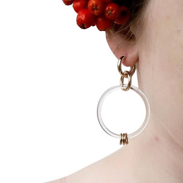 whole salef.j4z new resin earrings fashion trendy clear resin &gold-color metal circles simplicity women hoop earring bijoux, Golden;silver 
whole salef.j4z new resin earrings fashion trendy clear resin &gold-color metal circles simplicity women hoop earring bijoux, Golden;silver