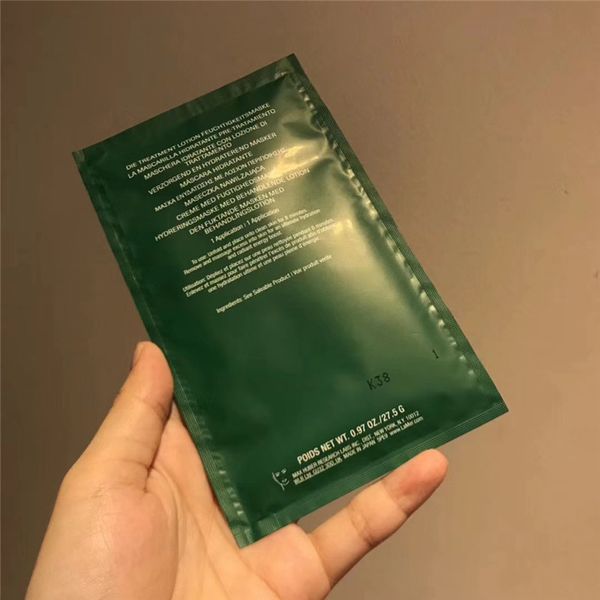 Новое прибытие Ламер лечение лосьон увлажняющая маска для лица Le masque 6 шт./коробка
Новое прибытие Ламер лечение лосьон увлажняющая маска для лица Le masque 6 шт./коробка