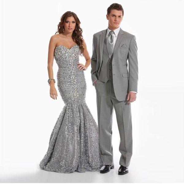 2018 men suits gray notched lapel evening dress wedding suits bridegroom custom slim fit formal tuxedos man prom party blazer 3piece, Black;gray
2018 men suits gray notched lapel evening dress wedding suits bridegroom custom slim fit formal tuxedos man prom party blazer 3piece, Black;gray