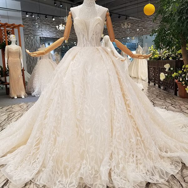 strapless crystal bride dress classic higth neck sleeveless shiny lace fashion wedding dress for girl sweetheart gowns with shoulder chain, White
strapless crystal bride dress classic higth neck sleeveless shiny lace fashion wedding dress for girl sweetheart gowns with shoulder chain, White