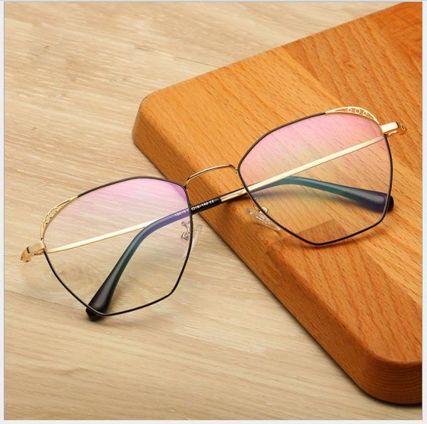korean fashion metal student flat mirror frames, square spectacles frames, White;black
korean fashion metal student flat mirror frames, square spectacles frames, White;black
