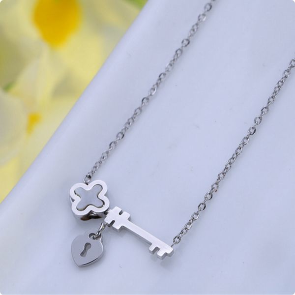 key four leaved clover necklaces jewelry titanium steel pendant necklaces for women fashion necklace jewelry 3 colors, Silver
key four leaved clover necklaces jewelry titanium steel pendant necklaces for women fashion necklace jewelry 3 colors, Silver