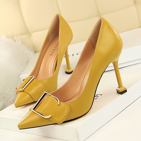 new korean version of the professional ol high-heeled shoes shallow mouth pointed thin single shoes wedding shoes fast delivery, Black
new korean version of the professional ol high-heeled shoes shallow mouth pointed thin single shoes wedding shoes fast delivery, Black