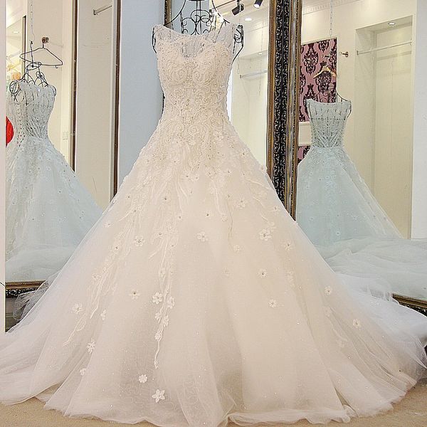 2019 bohemian illusion wedding dresses hollow back sleeveless tulle neckline shining sequins crystal exquisite pattern beach bridal gowns, White
2019 bohemian illusion wedding dresses hollow back sleeveless tulle neckline shining sequins crystal exquisite pattern beach bridal gowns, White