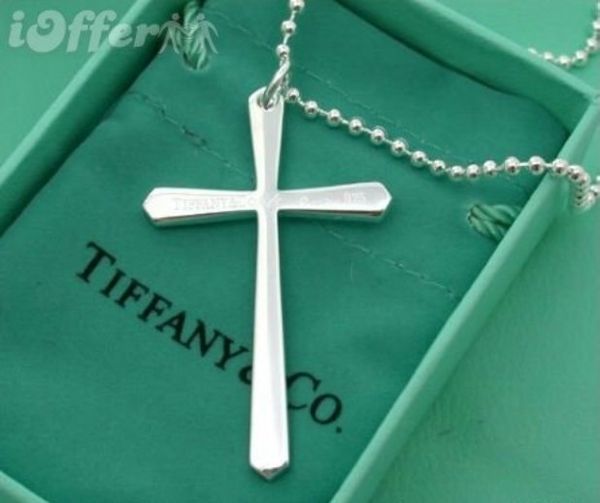 Мода женская ювелирные изделия Марка дизайнер tiffany925 стерлингового серебра сверкающие 925 серебро Христианское ожерелье кулон крест стиль с коробкой продажи
Мода женская ювелирные изделия Марка дизайнер tiffany925 стерлингового серебра сверкающие 925 серебро Христианское ожерелье кулон крест стиль с коробкой продажи