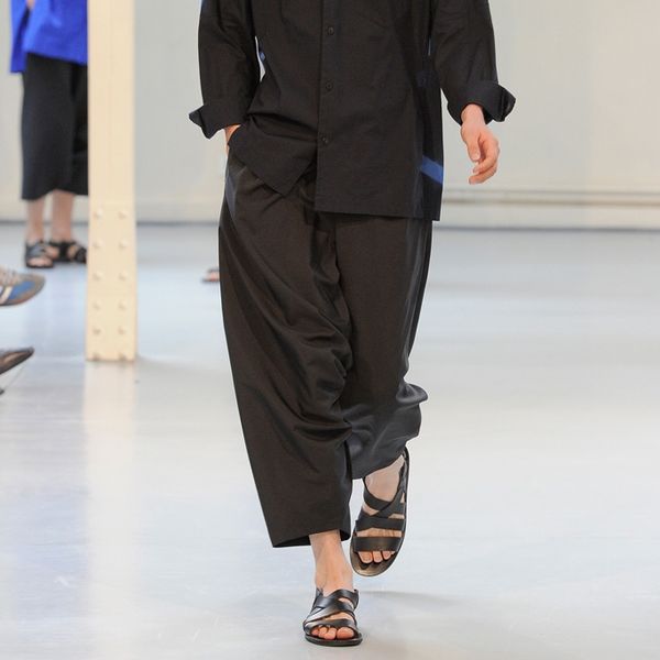 27-44 big yards men's trouserss 2018 new men's casual slouchy pants yamamoto fashion show dark nine - point pants tide, Black
27-44 big yards men's trouserss 2018 new men's casual slouchy pants yamamoto fashion show dark nine - point pants tide, Black