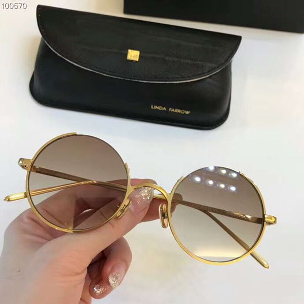 linda farrow lfl738 round sunglasses gold/brown lens 50mm titanium sonnenbrille des lunettes de soleil luxury designer glasses womens new, White;black
linda farrow lfl738 round sunglasses gold/brown lens 50mm titanium sonnenbrille des lunettes de soleil luxury designer glasses womens new, White;black