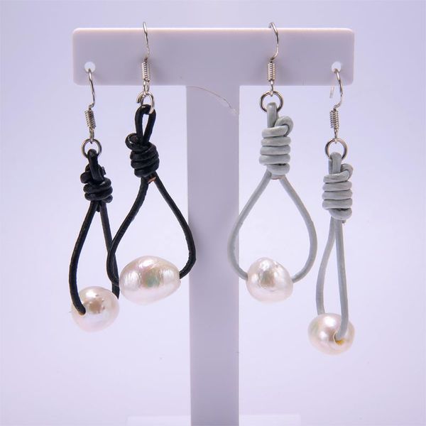 daimi pearl earrings with silver earrings 9-10 mm the baroque pearl tleather cord sent to mom, Golden;silver
daimi pearl earrings with silver earrings 9-10 mm the baroque pearl tleather cord sent to mom, Golden;silver