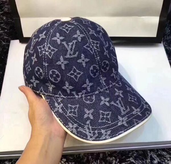 2018 new Ball Hats casquette Unisex Spring Autumn Snapback Brand Baseball cap for Men women Fashion Sport football designer 0029
2018 new Ball Hats casquette Unisex Spring Autumn Snapback Brand Baseball cap for Men women Fashion Sport football designer 0029