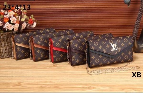 New European and American fashion casual boss shoulder diagonal small bag wild Hand holding old flower bag
New European and American fashion casual boss shoulder diagonal small bag wild Hand holding old flower bag