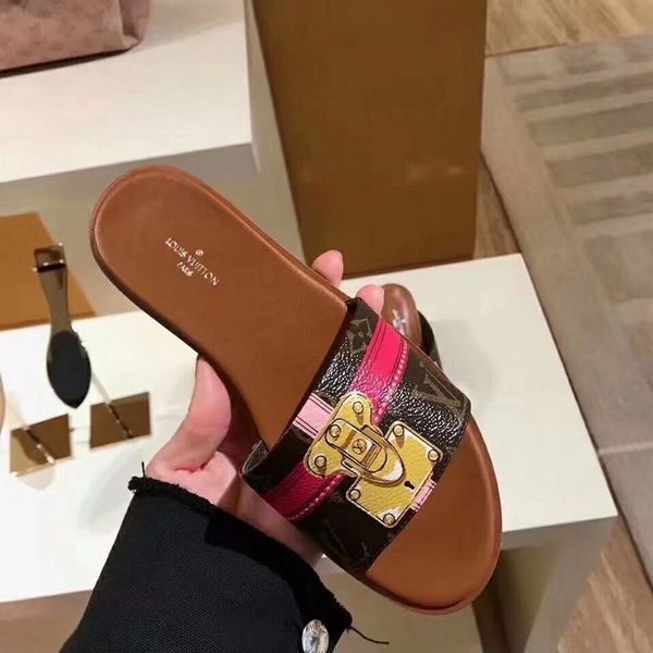 New special material plaid printed slippers Women Casual Handmade Walking Tennis Sandals Slippers Mules Slides Thongs
New special material plaid printed slippers Women Casual Handmade Walking Tennis Sandals Slippers Mules Slides Thongs