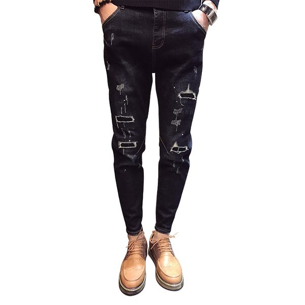 2018 autumn and winter men's trousers new european version of the micro-span feet washed hole patch slim cotton elastic jeans, Blue
2018 autumn and winter men's trousers new european version of the micro-span feet washed hole patch slim cotton elastic jeans, Blue
