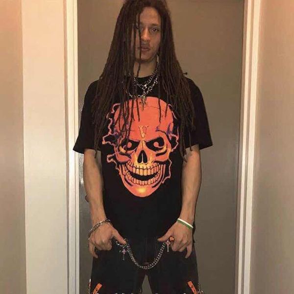 18SS VLONE Stone Cold Tee Flame Skull T Shirts Luxury Men Women Summer Breathable Short Sleeves Fashion Casual Street Tee Black HFYMTX214
18SS VLONE Stone Cold Tee Flame Skull T Shirts Luxury Men Women Summer Breathable Short Sleeves Fashion Casual Street Tee Black HFYMTX214