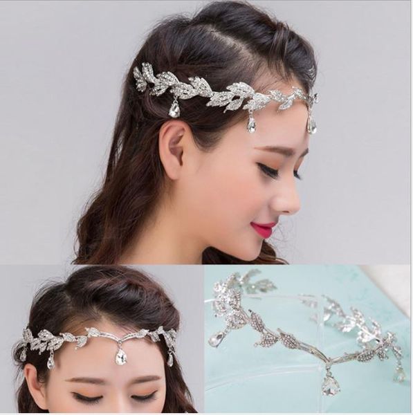 korean brides, forehead, eyebrows, heart, pendant, diamond, bridal headgear, diamond, crown, p studio, modelling, bridal ornaments, Slivery;golden
korean brides, forehead, eyebrows, heart, pendant, diamond, bridal headgear, diamond, crown, p studio, modelling, bridal ornaments, Slivery;golden