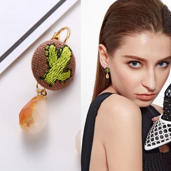 3 style ethnic style embroidery cloth ball stud earrings pattern design earings for women couple gift 2018 new jewelry oorbellen, Golden;silver
3 style ethnic style embroidery cloth ball stud earrings pattern design earings for women couple gift 2018 new jewelry oorbellen, Golden;silver