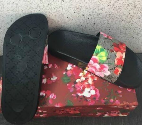 Free shipping Women Slide Summer Korean Fashion Wide Flat Slippery With Thick Sandals Slipper House Stud Flip Flop With Spike For Female
Free shipping Women Slide Summer Korean Fashion Wide Flat Slippery With Thick Sandals Slipper House Stud Flip Flop With Spike For Female