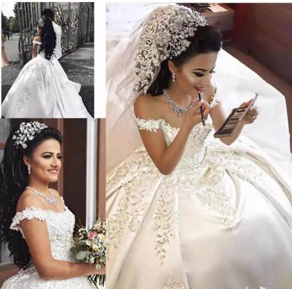 2018 off-shoulder ball gowns wedding dresses beaded lace appliques ruched capped sleeves cathedral train plus size bridal gowns, White
2018 off-shoulder ball gowns wedding dresses beaded lace appliques ruched capped sleeves cathedral train plus size bridal gowns, White
