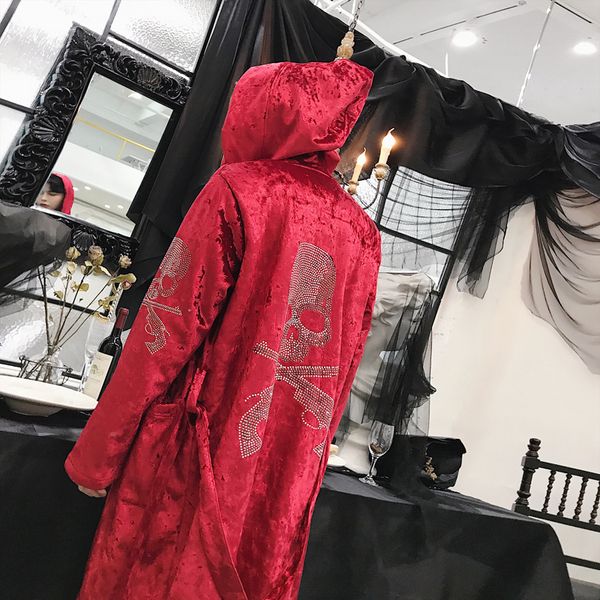 autumn winter new mens skull diamonds decoration long trench coat hooded overcoat outwear with belt c60, Tan;black
autumn winter new mens skull diamonds decoration long trench coat hooded overcoat outwear with belt c60, Tan;black