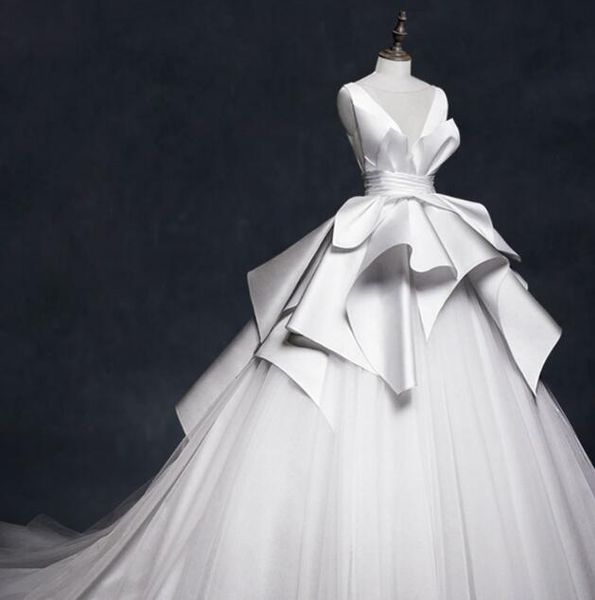 V neck leevele ball gown elegant tain wedding gown a line cu tom made vintage tired kirt new coming wedding dre e
V neck leevele ball gown elegant tain wedding gown a line cu tom made vintage tired kirt new coming wedding dre e