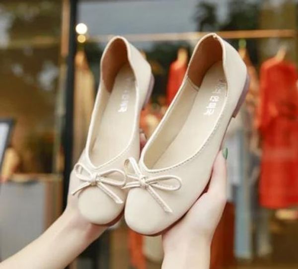 send 2018 spring and autumn new style flat bottom women's bowknot single shoes, Black
send 2018 spring and autumn new style flat bottom women's bowknot single shoes, Black