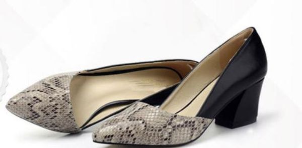 send 2018 new style high heeled shoes coarse heel pointed end shallow mouth women's single shoes, Black
send 2018 new style high heeled shoes coarse heel pointed end shallow mouth women's single shoes, Black