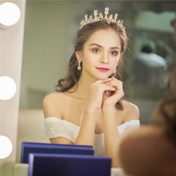classic gold color tiara rhinestone princess crowns headband hair accessories for wedding bridal headwear with dangle earrings, Golden;white
classic gold color tiara rhinestone princess crowns headband hair accessories for wedding bridal headwear with dangle earrings, Golden;white