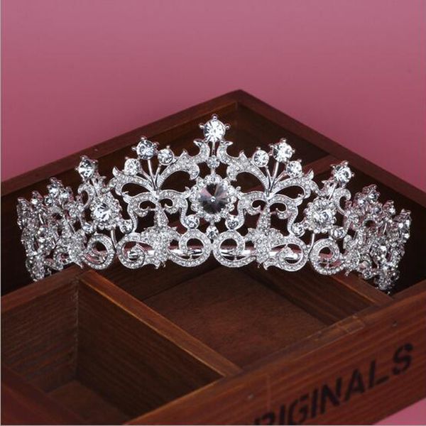 2017 gorgeous sparkling big wedding diamante pageant tiaras hairband crystal bridal crowns for brides hair jewelry headpiece, Slivery;golden
2017 gorgeous sparkling big wedding diamante pageant tiaras hairband crystal bridal crowns for brides hair jewelry headpiece, Slivery;golden