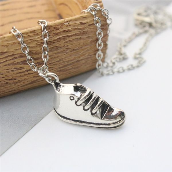2021 new vintage innovative sneakers necklace pendant silver plated shoe necklace jewelry for friend gift
2021 new vintage innovative sneakers necklace pendant silver plated shoe necklace jewelry for friend gift