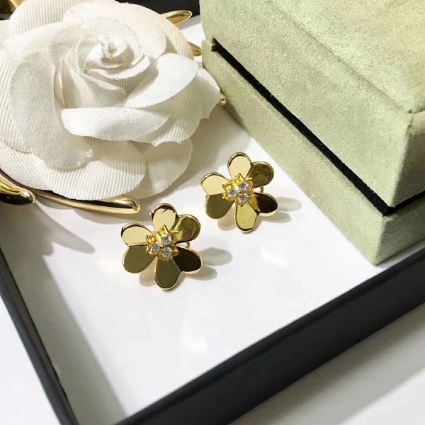 2018 Latest Fashion Brand Petal Stud Earrings Small Diamond Earrings Brass Flower Jewelry Free Shipping
2018 Latest Fashion Brand Petal Stud Earrings Small Diamond Earrings Brass Flower Jewelry Free Shipping