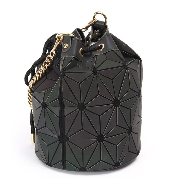 2018 new brand handbag cross pattern synthetic lingge draw string shell bag chain bag shoulder messenger bag fashionista
2018 new brand handbag cross pattern synthetic lingge draw string shell bag chain bag shoulder messenger bag fashionista