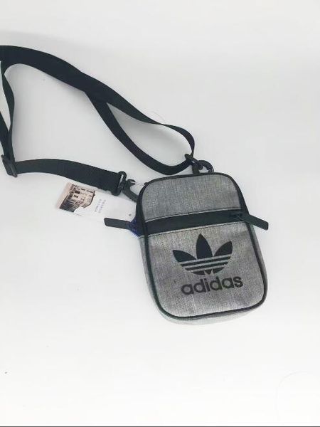 Clover pouch shoulder bag men and women document mini Messenger bag British wind zipper luxury handbags
Clover pouch shoulder bag men and women document mini Messenger bag British wind zipper luxury handbags