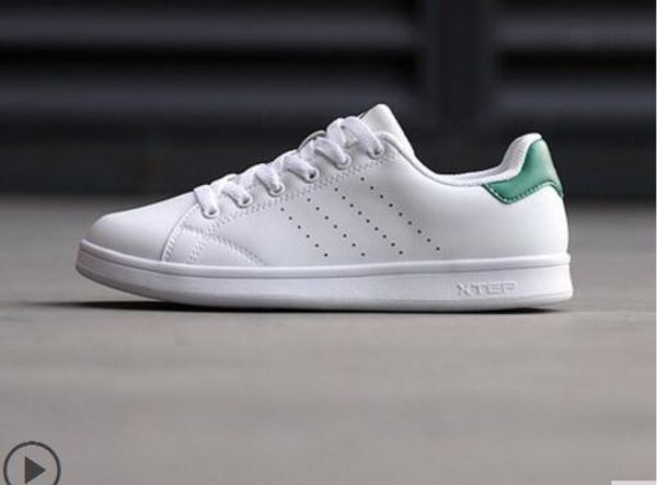 Best selling classic white leather casual shoes Low-heeled flat-bottomed tennis shoes Young men and women wild outdoor hiking shoes
Best selling classic white leather casual shoes Low-heeled flat-bottomed tennis shoes Young men and women wild outdoor hiking shoes